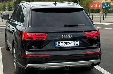 Внедорожник / Кроссовер Audi Q7 2015 в 