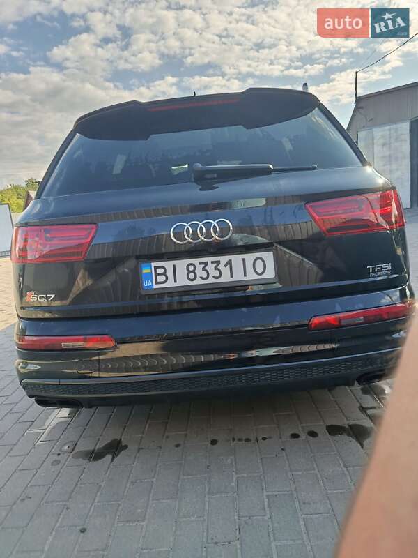 Внедорожник / Кроссовер Audi Q7 2016 в Шишаки