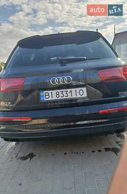 Внедорожник / Кроссовер Audi Q7 2016 в 