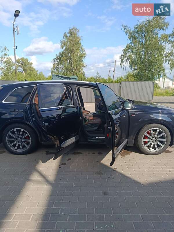 Внедорожник / Кроссовер Audi Q7 2016 в Шишаки