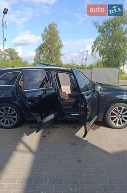 Внедорожник / Кроссовер Audi Q7 2016 в 