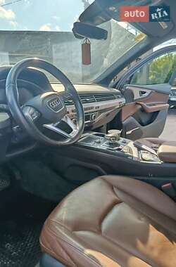 Внедорожник / Кроссовер Audi Q7 2016 в 