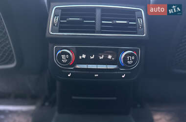 Позашляховик / Кросовер Audi Q7 2016 в 