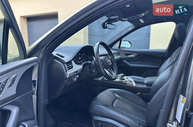 Позашляховик / Кросовер Audi Q7 2016 в 