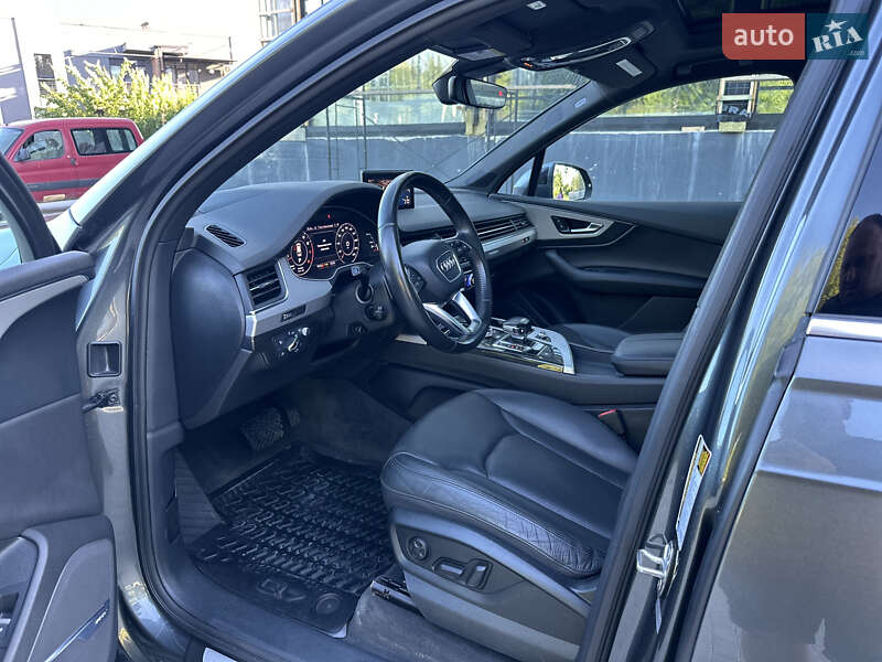 Позашляховик / Кросовер Audi Q7 2016 в Рівному