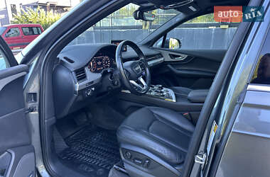 Позашляховик / Кросовер Audi Q7 2016 в 
