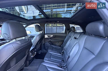 Позашляховик / Кросовер Audi Q7 2016 в 
