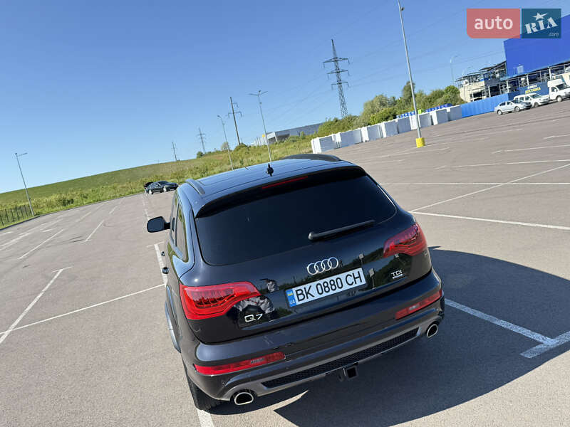 Внедорожник / Кроссовер Audi Q7 2015 в Ровно