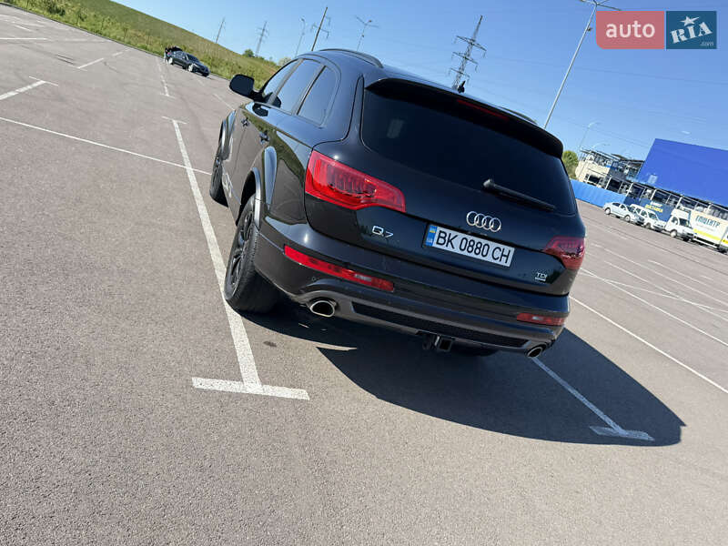 Внедорожник / Кроссовер Audi Q7 2015 в Ровно