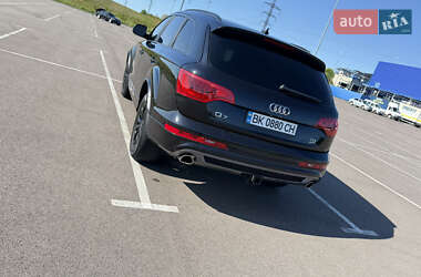 Позашляховик / Кросовер Audi Q7 2015 в 