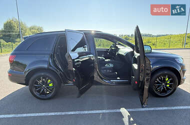 Позашляховик / Кросовер Audi Q7 2015 в 