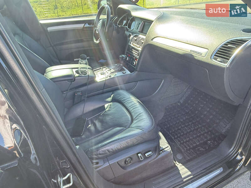 Внедорожник / Кроссовер Audi Q7 2015 в Ровно