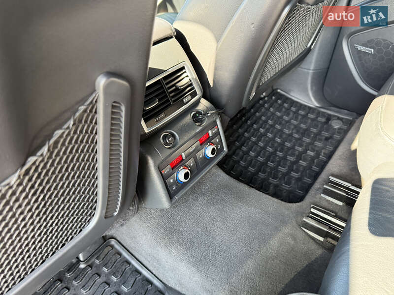 Внедорожник / Кроссовер Audi Q7 2015 в Ровно
