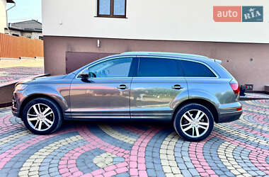 Позашляховик / Кросовер Audi Q7 2015 в 