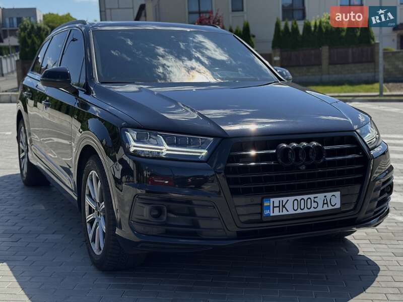 Внедорожник / Кроссовер Audi Q7 2015 в 