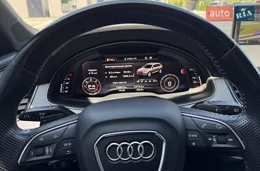 Внедорожник / Кроссовер Audi Q7 2015 в 