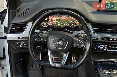 Позашляховик / Кросовер Audi Q7 2017 в 