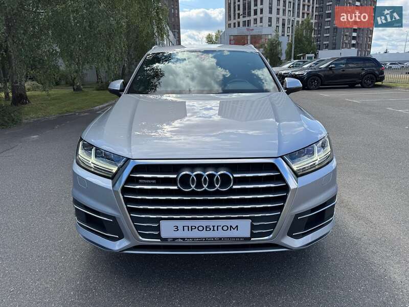 Позашляховик / Кросовер Audi Q7 2015 в Києві