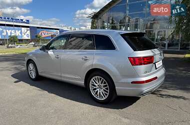 Внедорожник / Кроссовер Audi Q7 2015 в 