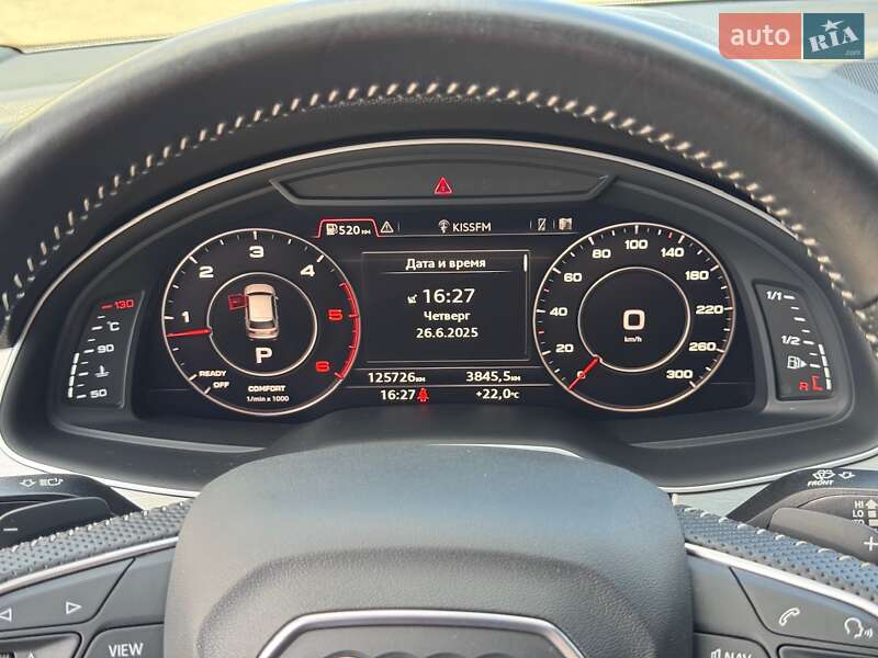 Позашляховик / Кросовер Audi Q7 2015 в Києві