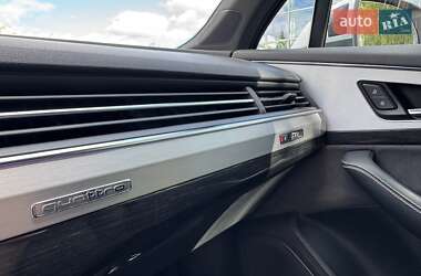 Внедорожник / Кроссовер Audi Q7 2015 в 