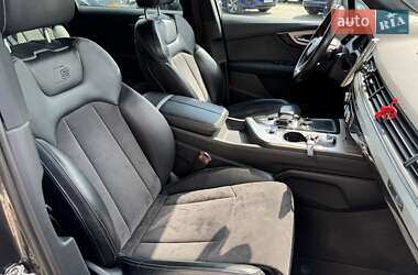 Внедорожник / Кроссовер Audi Q7 2015 в 