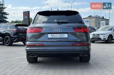 Внедорожник / Кроссовер Audi Q7 2015 в 