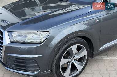 Внедорожник / Кроссовер Audi Q7 2015 в 