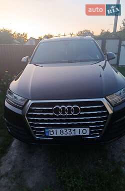 Внедорожник / Кроссовер Audi Q7 2016 в 