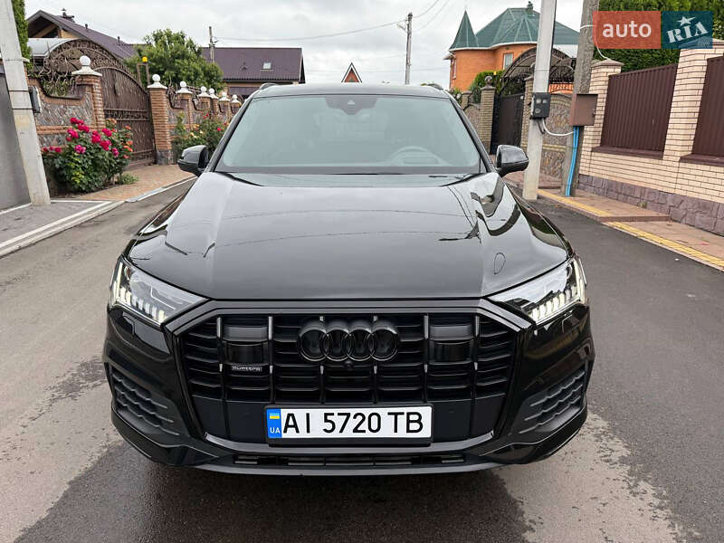 Внедорожник / Кроссовер Audi Q7 2021 в Киеве