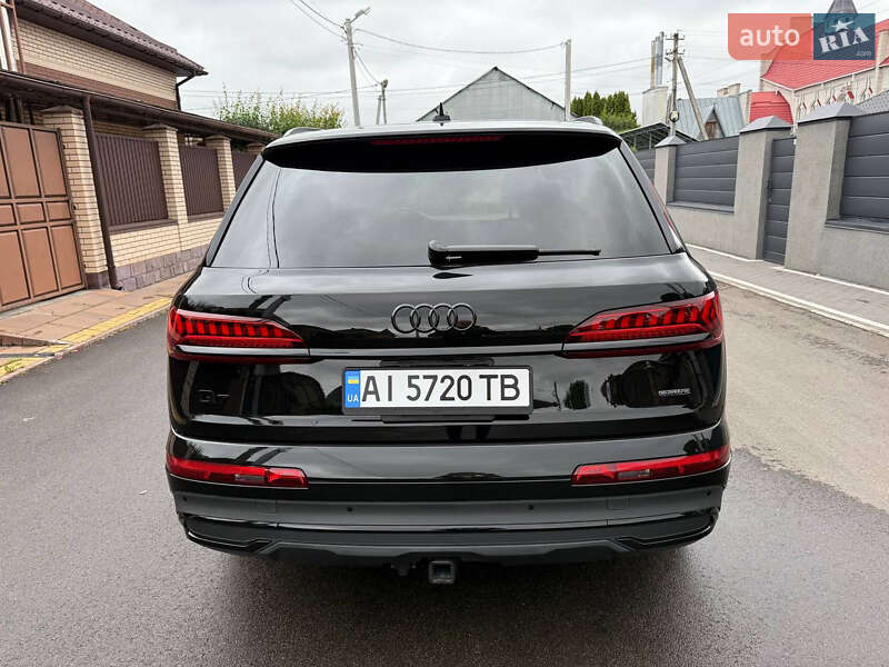 Внедорожник / Кроссовер Audi Q7 2021 в Киеве