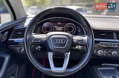 Внедорожник / Кроссовер Audi Q7 2017 в 