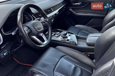 Внедорожник / Кроссовер Audi Q7 2017 в 