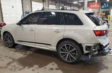 Позашляховик / Кросовер Audi Q7 2022 в 