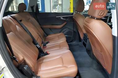Позашляховик / Кросовер Audi Q7 2022 в 