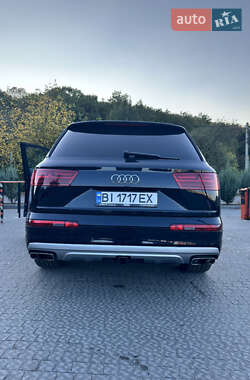 Внедорожник / Кроссовер Audi Q7 2016 в 