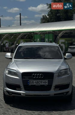 Позашляховик / Кросовер Audi Q7 2006 в Малій Висці