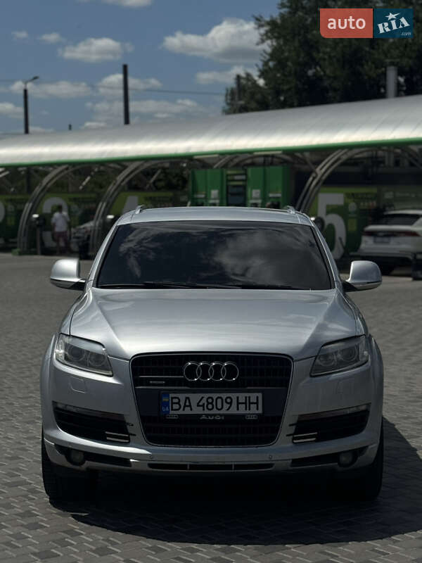 Внедорожник / Кроссовер Audi Q7 2006 в 