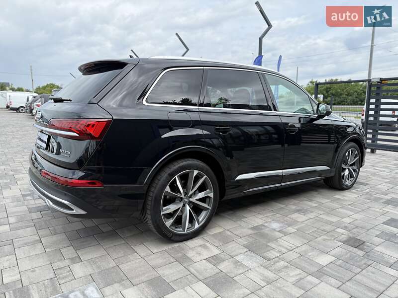 Внедорожник / Кроссовер Audi Q7 2022 в Ровно