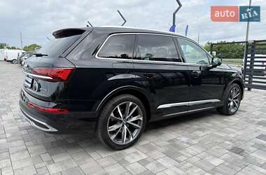 Внедорожник / Кроссовер Audi Q7 2022 в 