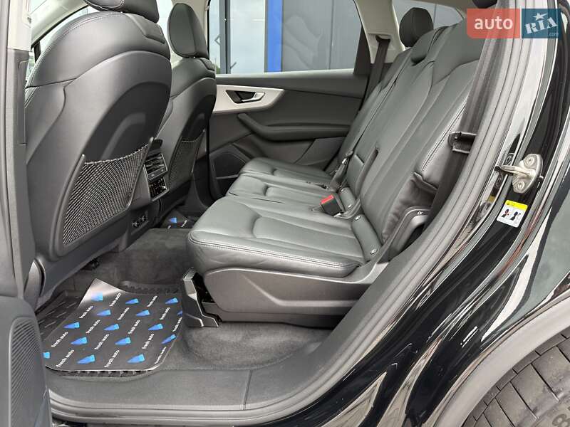 Внедорожник / Кроссовер Audi Q7 2022 в Ровно