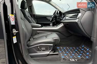 Внедорожник / Кроссовер Audi Q7 2022 в 