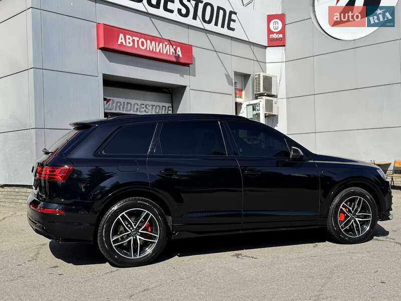 Внедорожник / Кроссовер Audi Q7 2016 в Запорожье