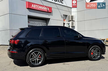 Внедорожник / Кроссовер Audi Q7 2016 в 