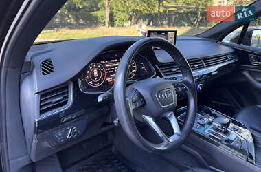 Внедорожник / Кроссовер Audi Q7 2016 в 