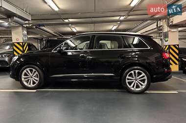 Внедорожник / Кроссовер Audi Q7 2024 в 