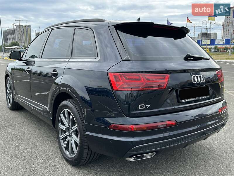 Внедорожник / Кроссовер Audi Q7 2017 в Киеве