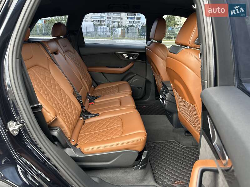 Внедорожник / Кроссовер Audi Q7 2017 в Киеве