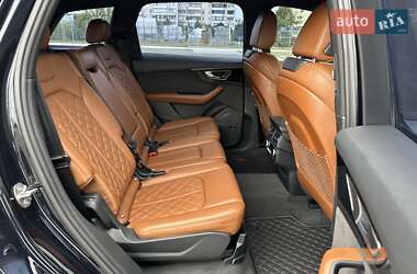 Внедорожник / Кроссовер Audi Q7 2017 в 