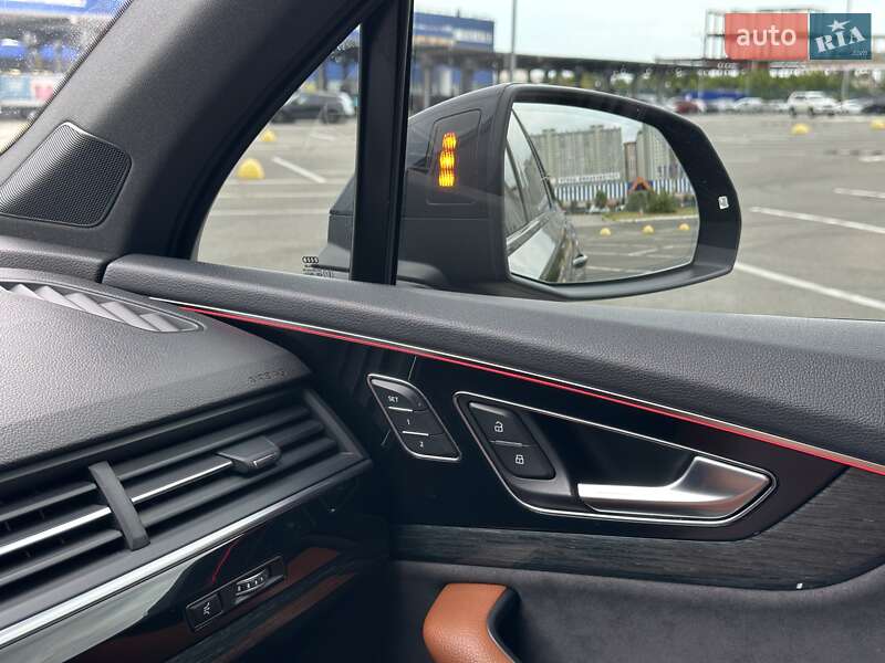 Внедорожник / Кроссовер Audi Q7 2017 в Киеве
